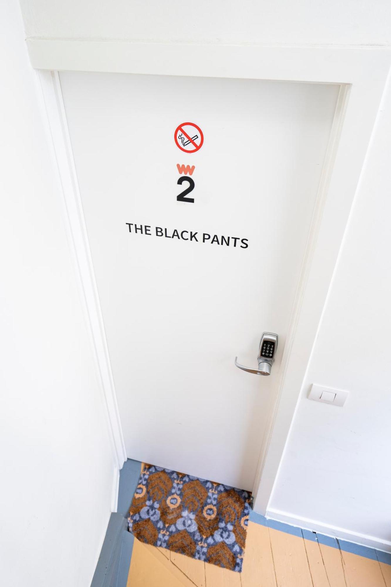 Shway - The Black Pants Antwerpen Exteriör bild